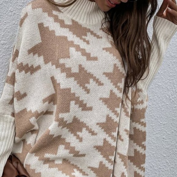 Houndstooth Print Sweater with batwings - Picture 2 of 6